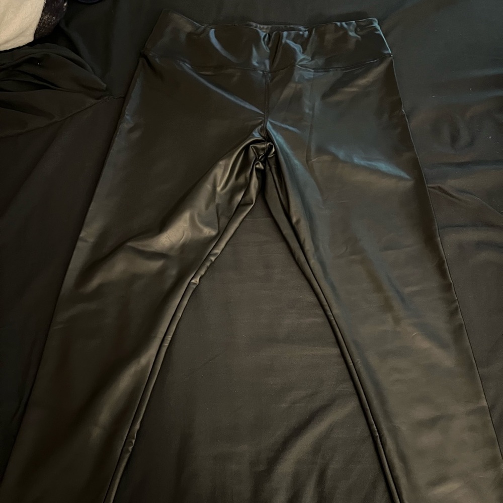 Women’s SoHo New York & Co. Street faux leather high waisted leggings in size xl